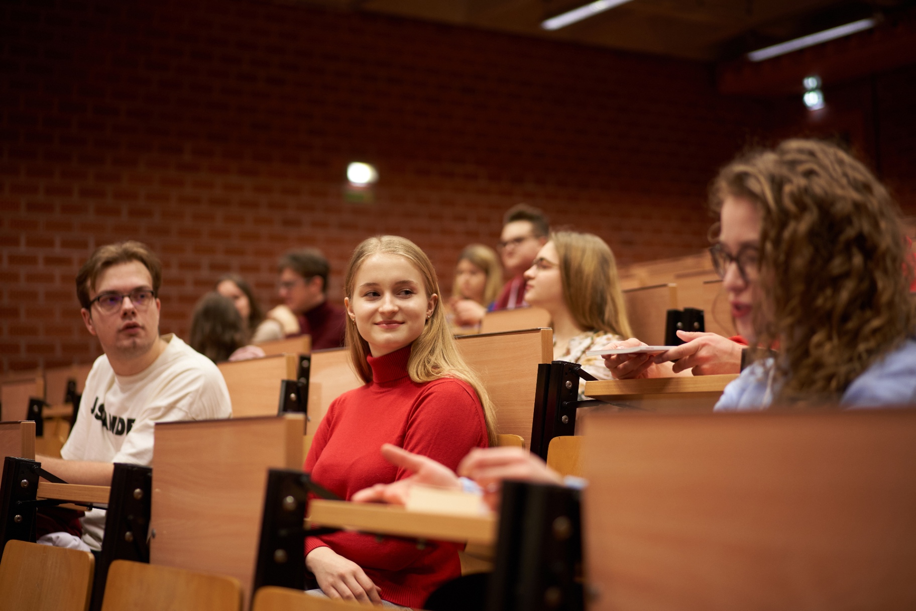 Studenci w auli wykładowej WPiA UW